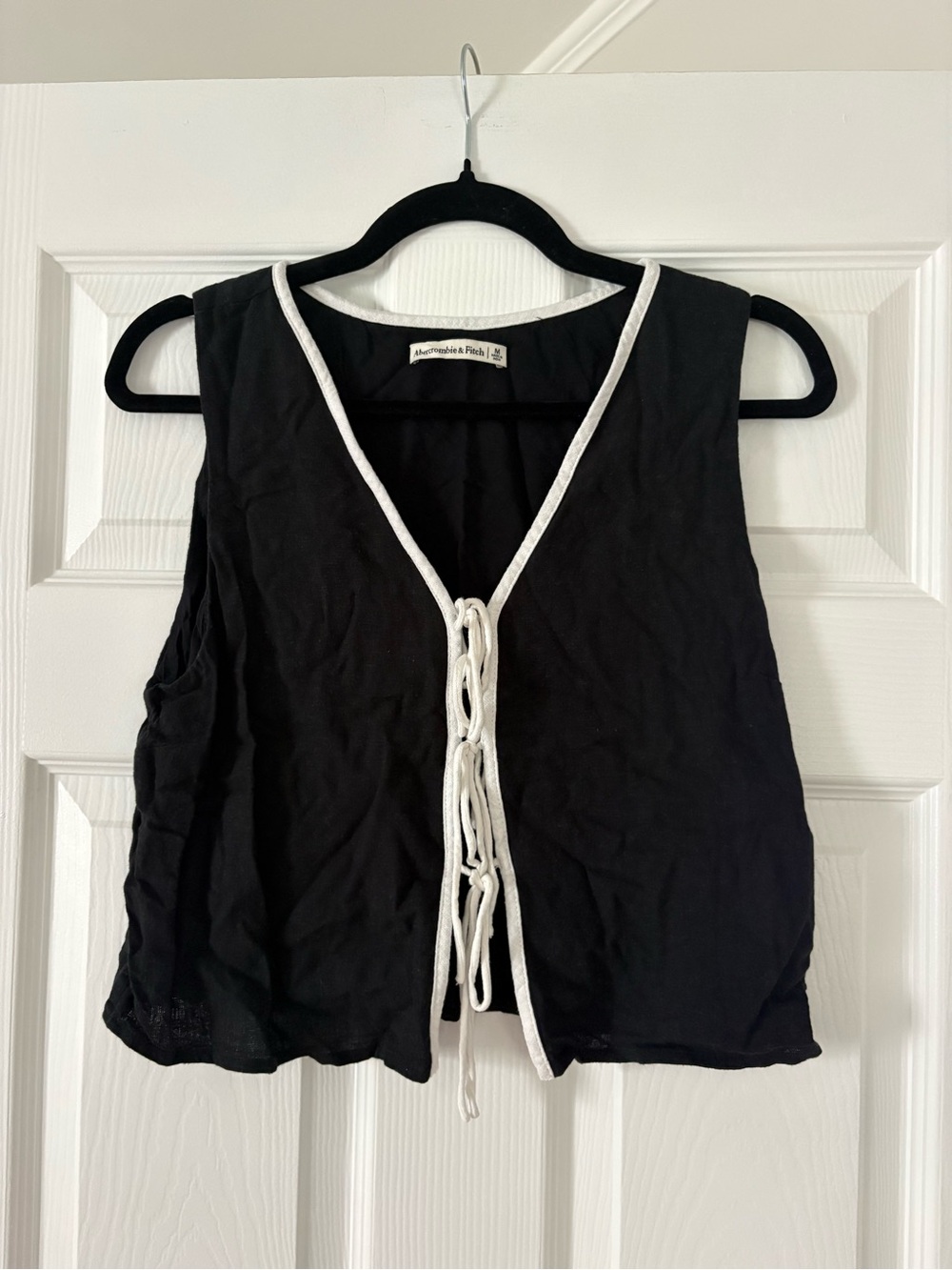 Abercrombie & Fitch Black Sleeveless Tank with White Trim and Tie